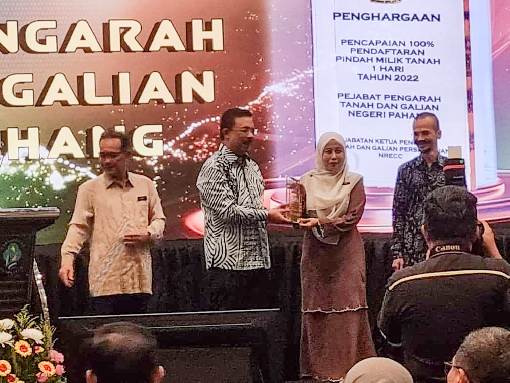 Pencapaian Prestasi 100% PMT 1 Hari