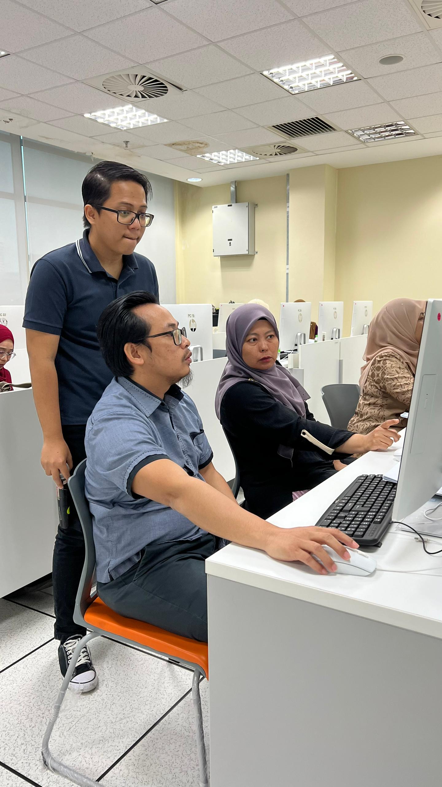 Latihan Sistem e-Strata 2024